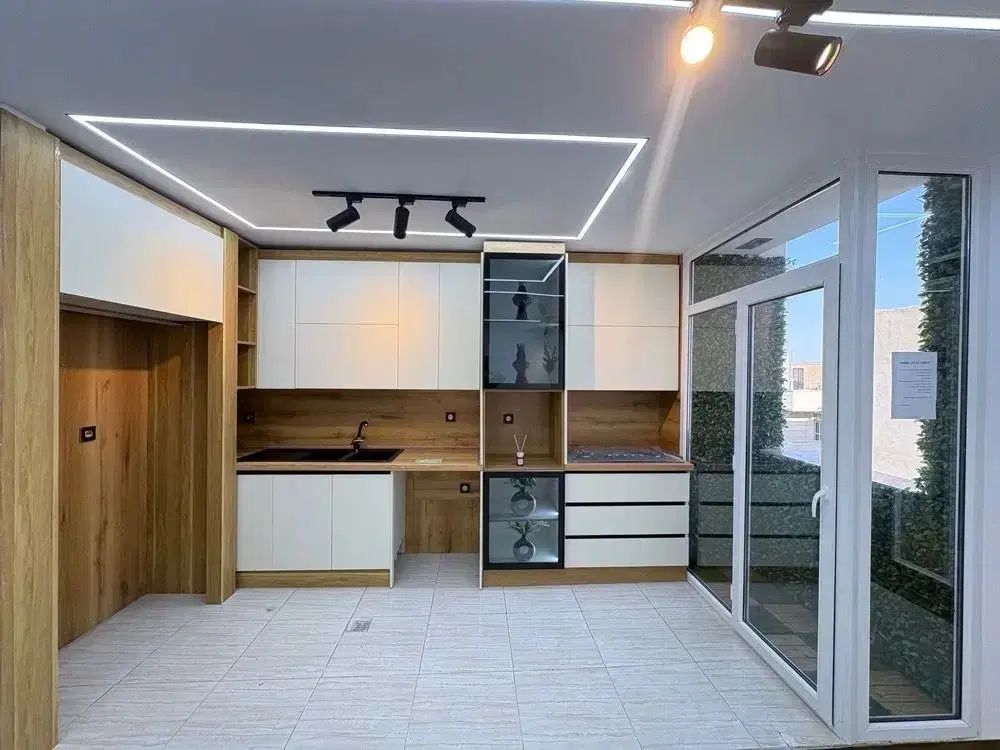 کارشناس فروش خانم یکتا