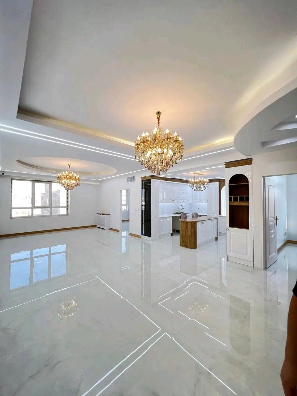 کارشناس فروش خانم یکتا
