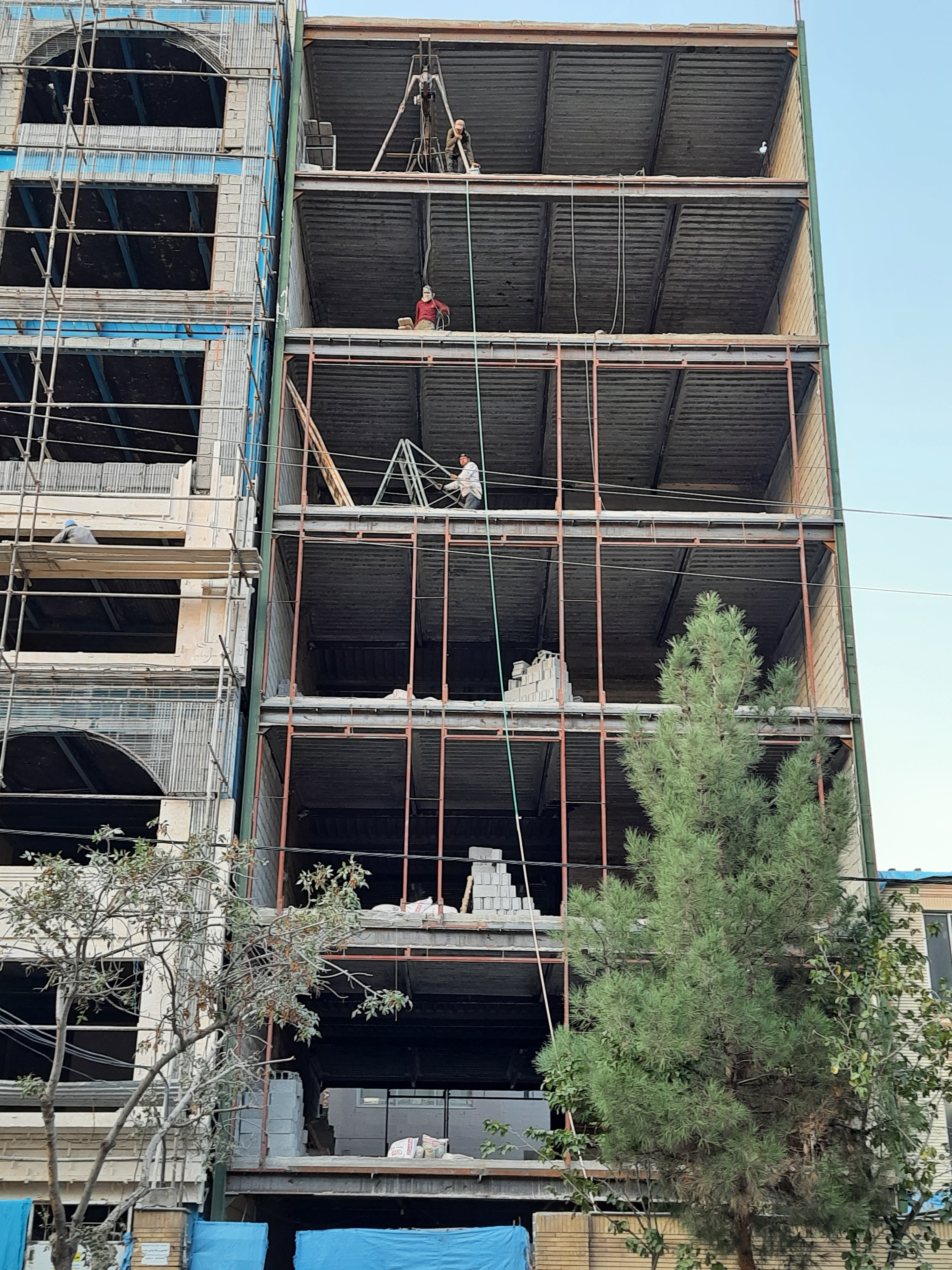 ساختمان مسکونی/دانش آموز