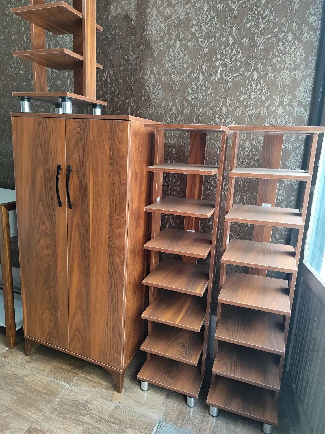 جاکفشی کمد کتابخونه