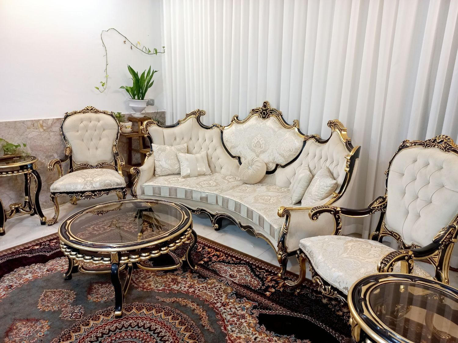مبل پوستماری سلطنتی