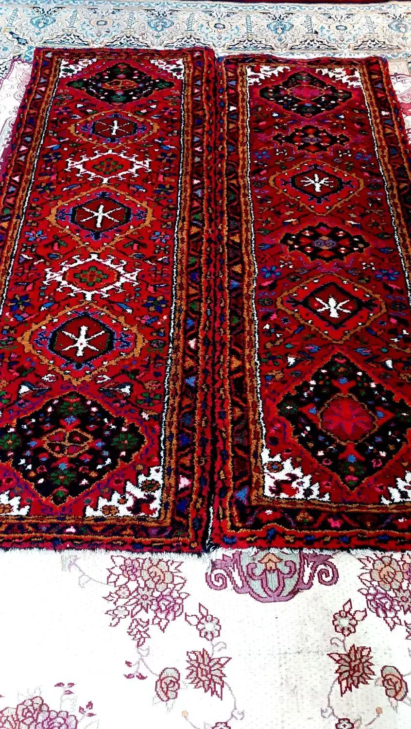 یک جفت فرش دستبافت کناره تازه بافته شده ۷۲در۲متر