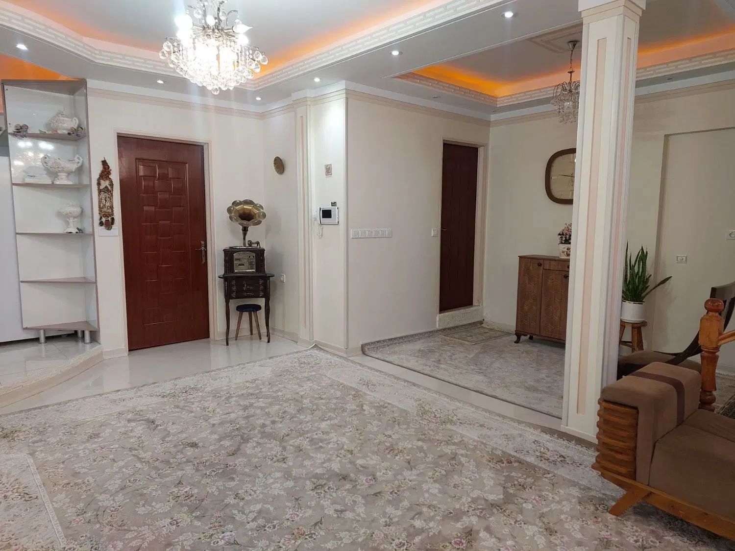 مستر بابک ویلا / سید بابک راحمی