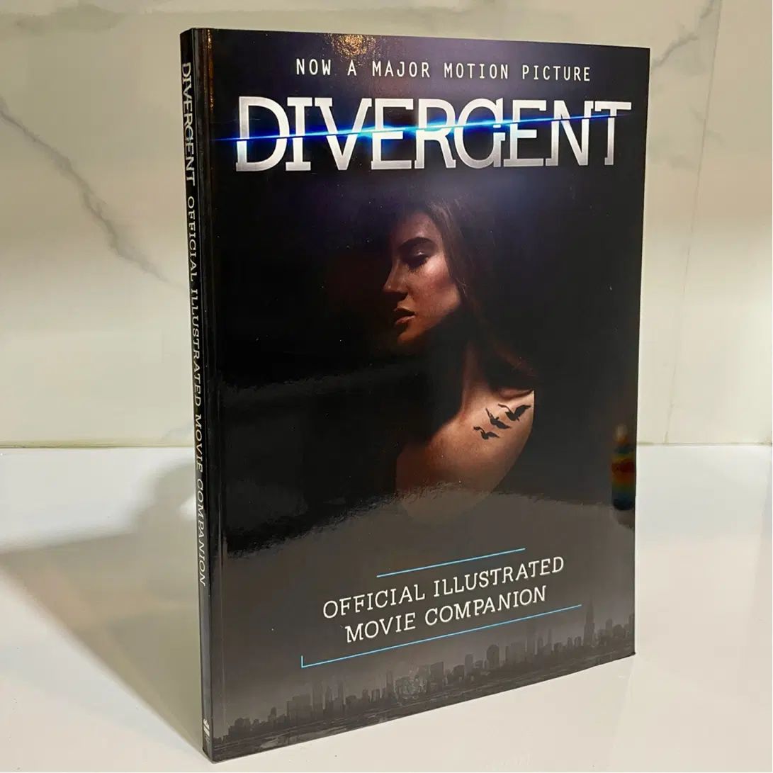 کتاب کلکسیونی فیلم DIVERGENT پشت صحنه فیلم