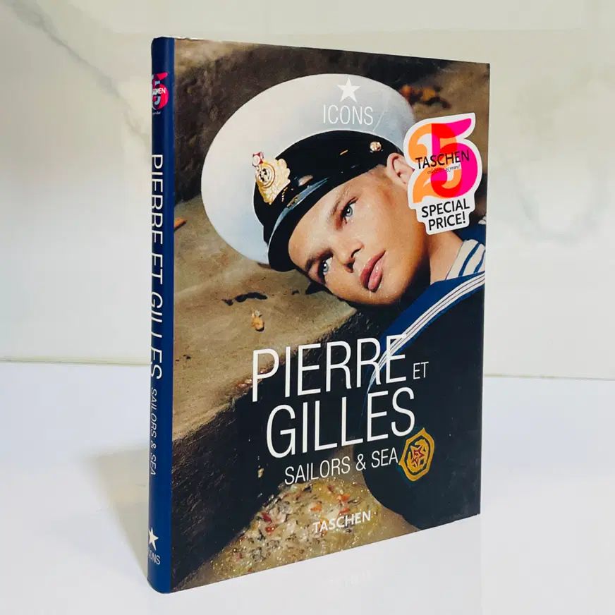 کتاب آرت عکاسی PIERRE ET GILLES ناشر TASCHEN