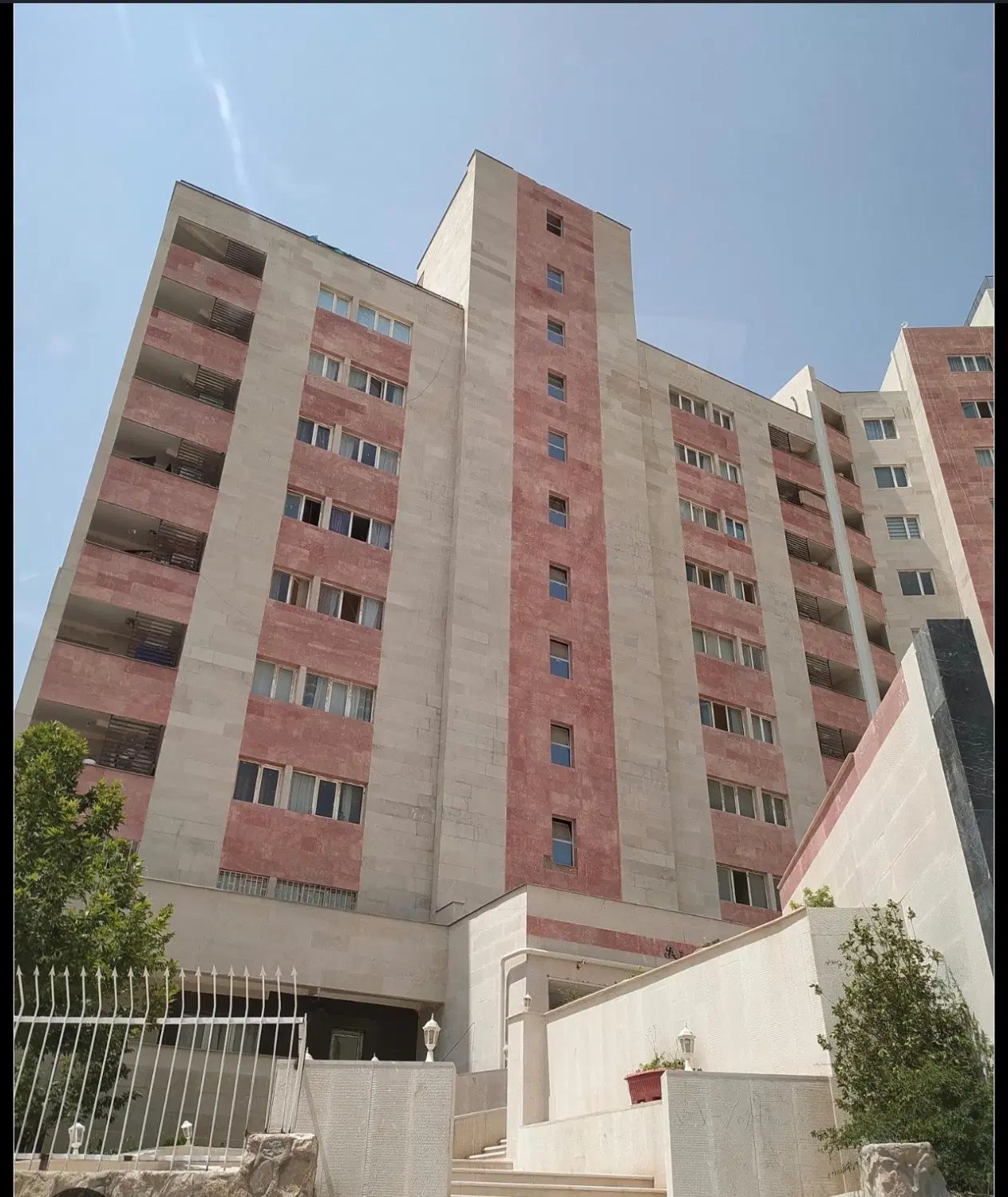 فروش آپارتمان دو خواب صدرا فاز یک در صدرا