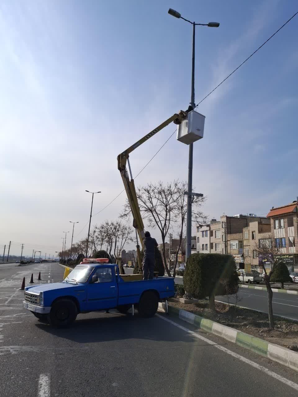 اجاره بالابر نیسان لجور با کابین جادار