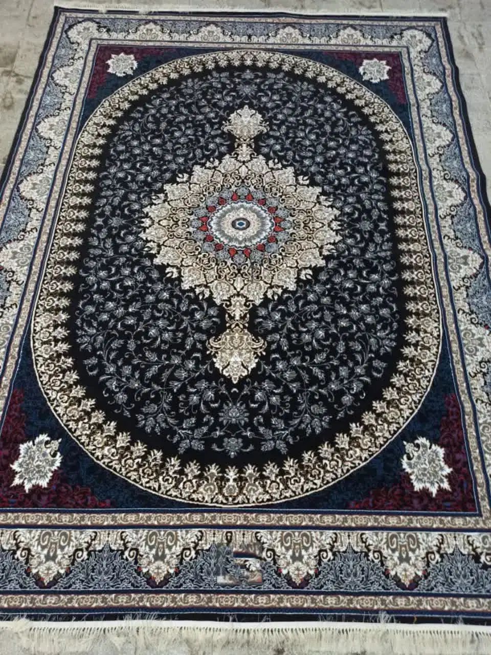 یک تخته ۹ متری فرش از کاشان