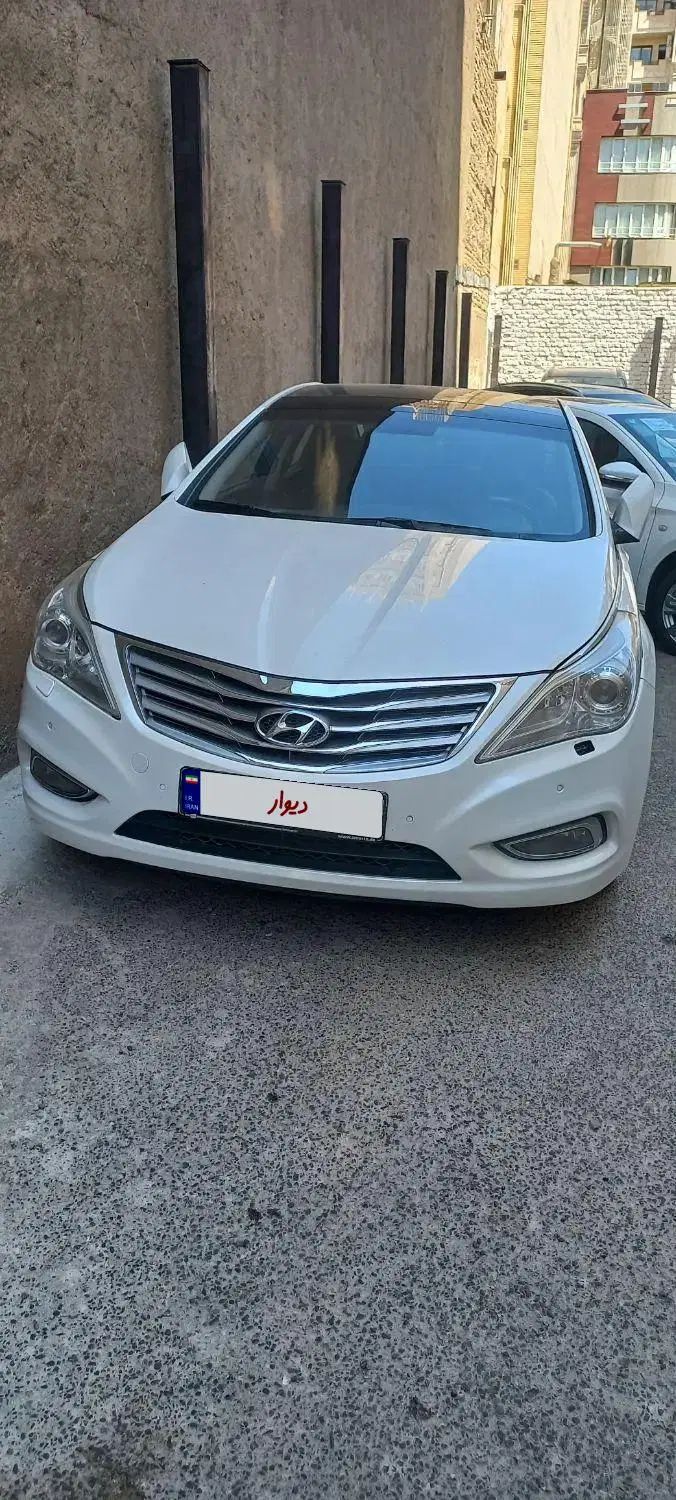 ازرا گرنجور 2013 پلاک ملی بدون رنگ