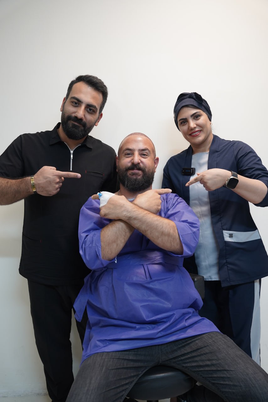 کاشت تخصصی موی سر با خانم و آقای کاشت