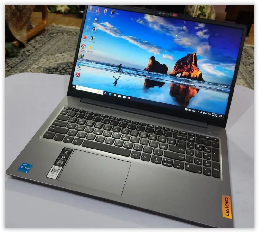 در حد نو IdeaPad Slim 3 15IRU8 i3 13 8gb d5 256ssd