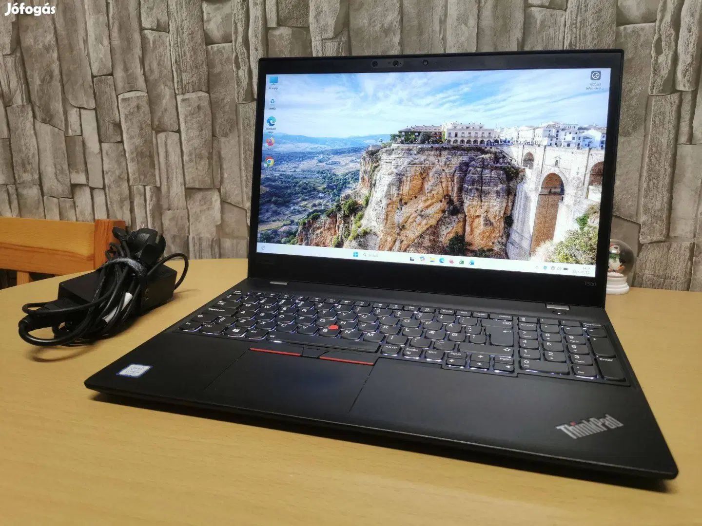 لمسی اقتصادی باکیفیت Lenovo Thinkpad i5 8th 8g 256