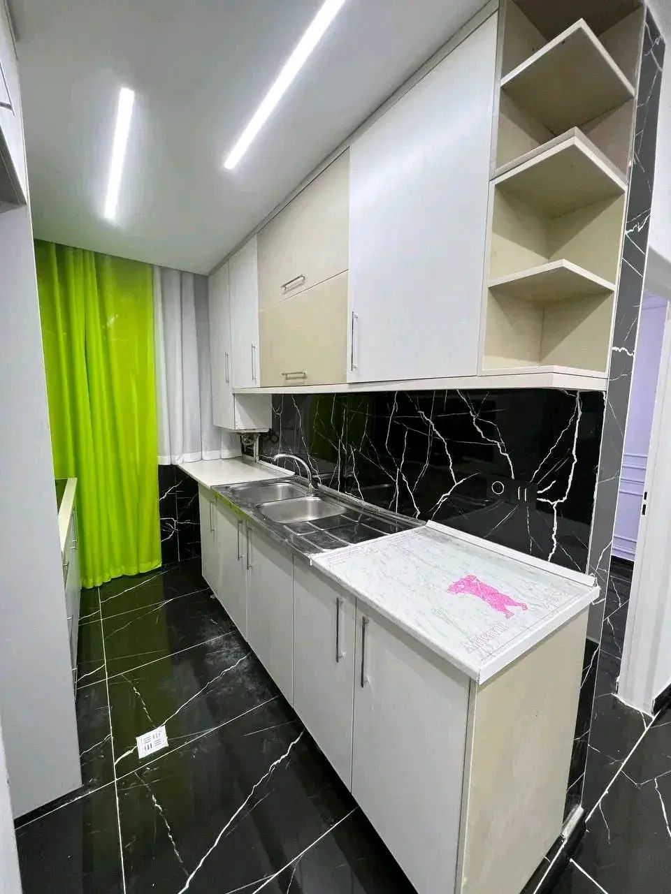 فایلینگ خانم آریایی