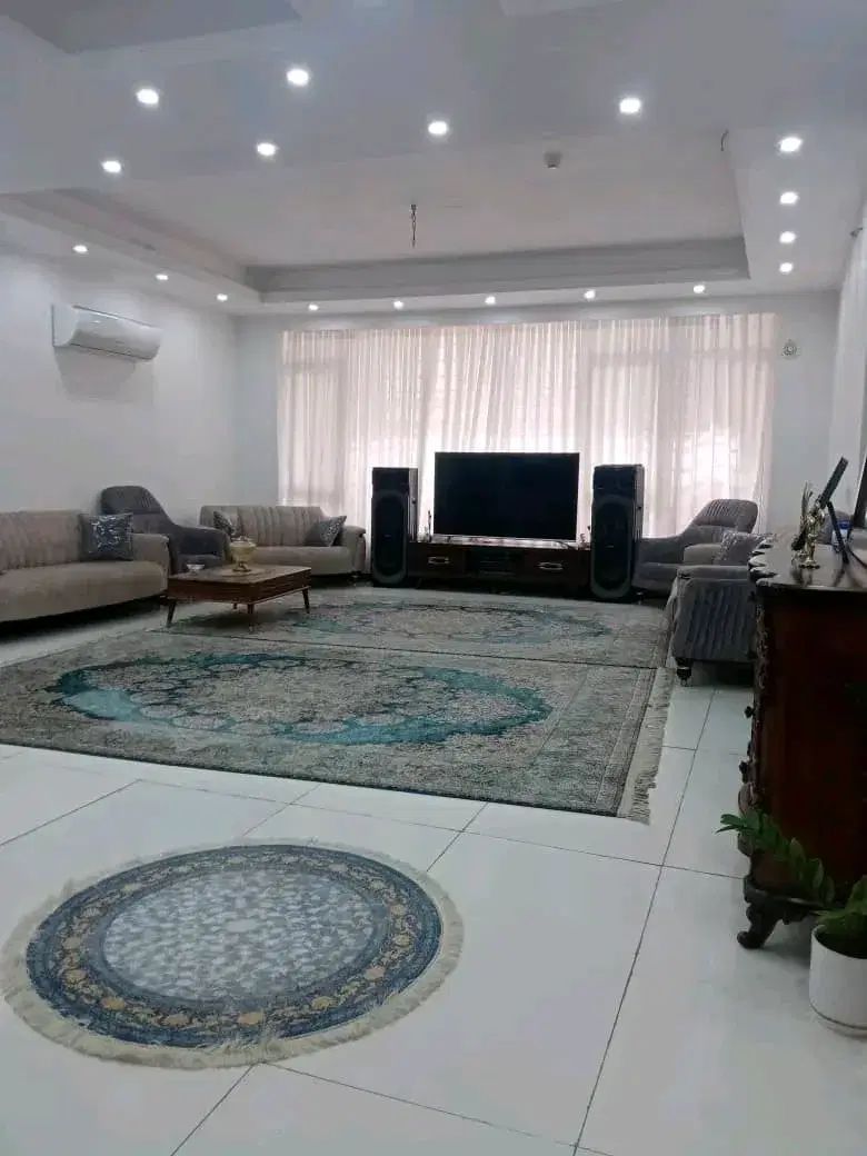 فایلینگ خانم آریایی