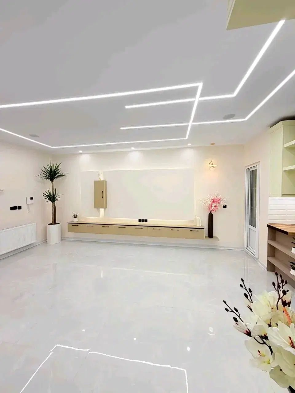 ۷۲متر/آسانسور/ طبقه اول / دوخواب در اندیشه-شهر جدید