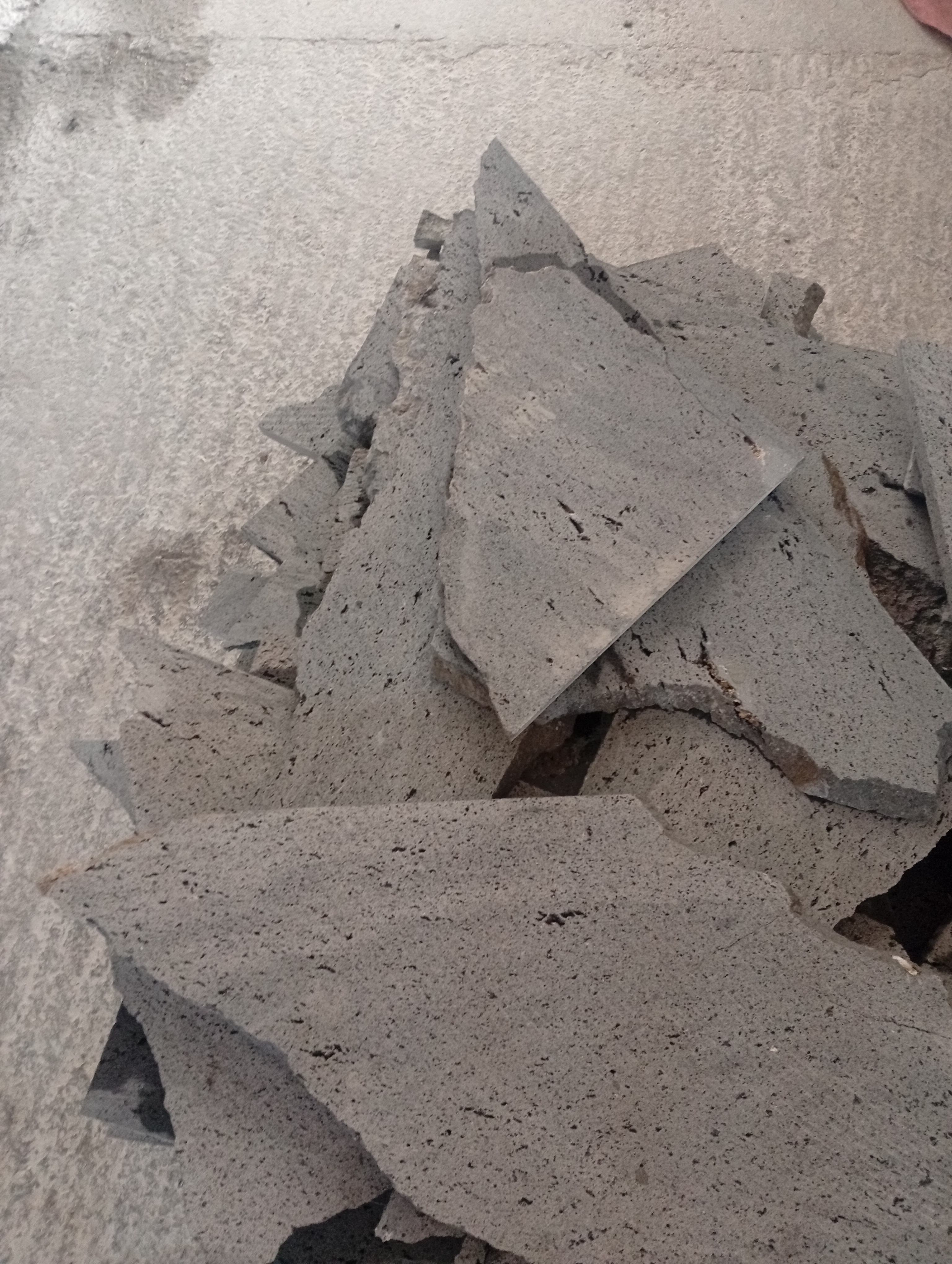 توزیع مدل جدید از سنگ پرت