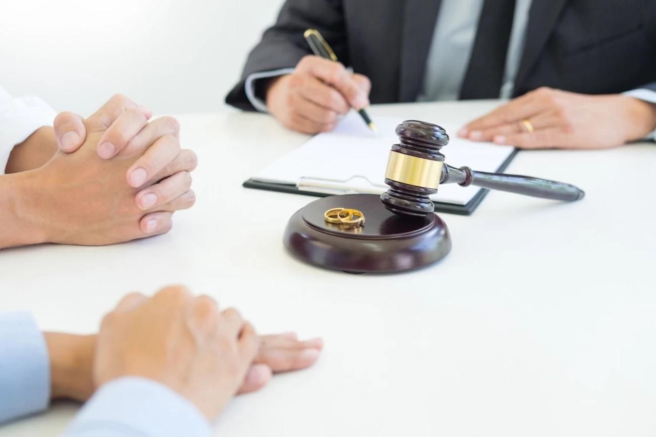 وکیل پایه یک دادگستری