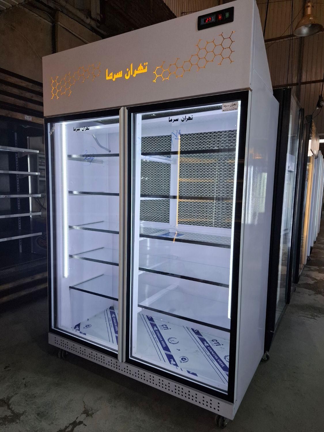 یخچال ویترینی 2 درب موتور دانفوس تزریق شده