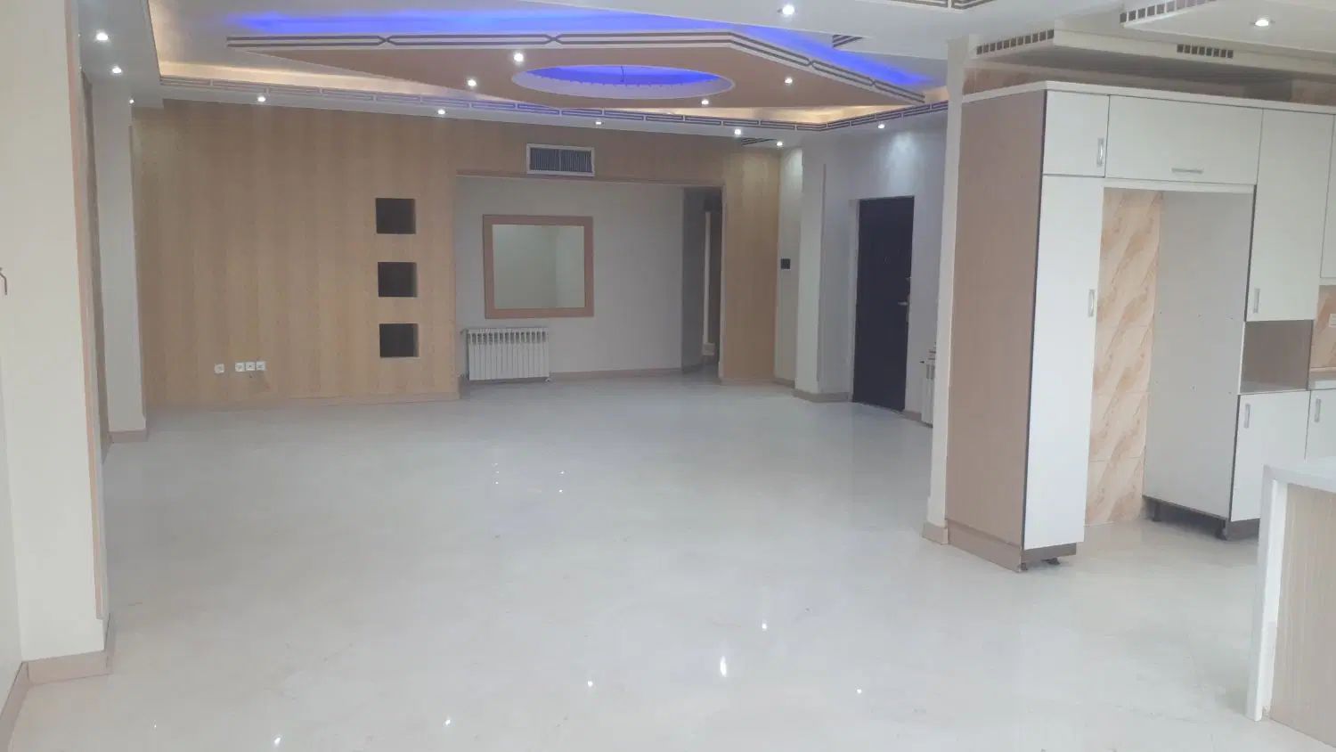۱۷۰ متر نوساز، ۲ پارکینگ، دنج و بیصدا فرصت عالی در تهران