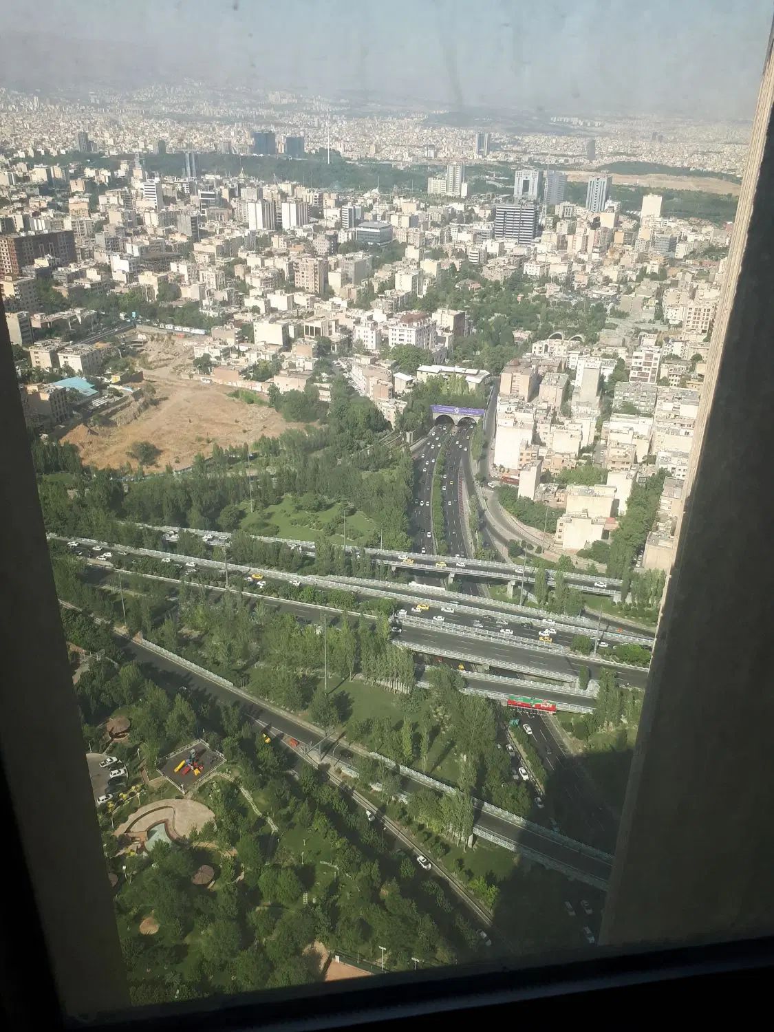واحد ۱۴۰متری ۲خواب ۵پله از همکف در تهران