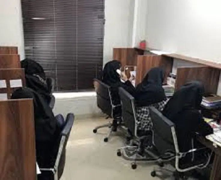 منشی فروش تلفنی
