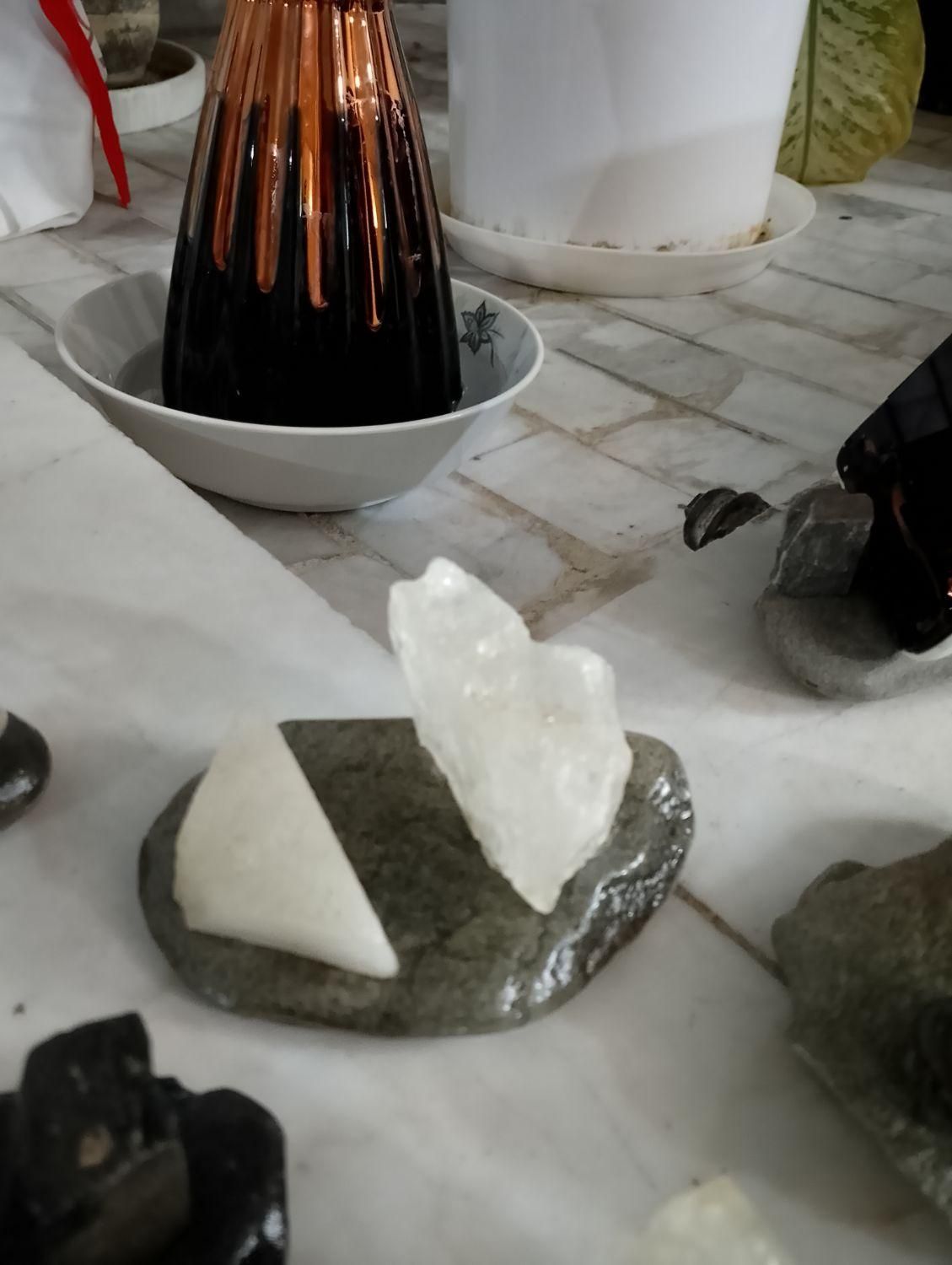 جا موبایلی سنگی یا هلدر باسنگ تزیینی و سنگ نمک