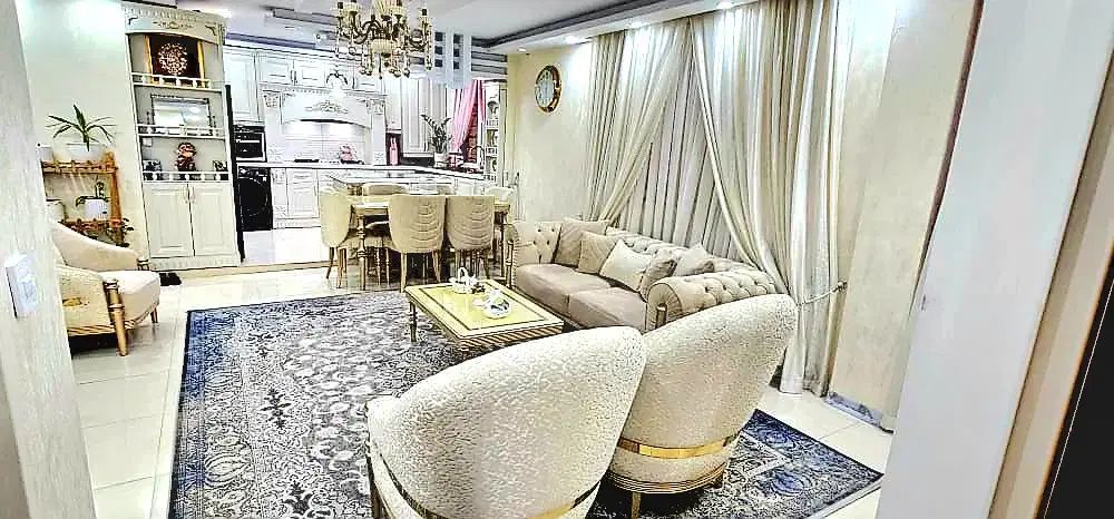 ۷۳متری/ پارکینگ سندی/ نما تراورتن وامدار