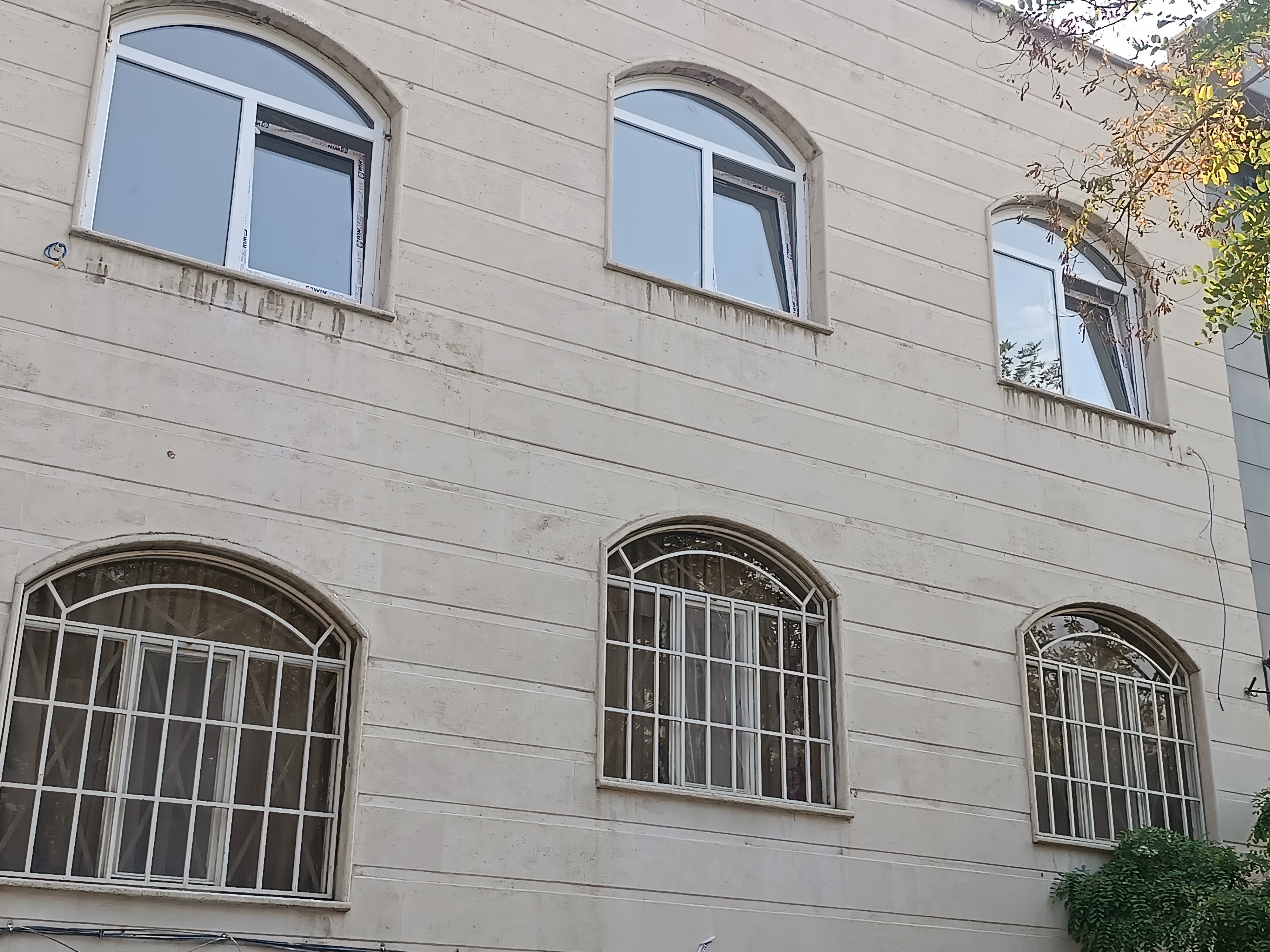 در و پنجره upvc توری پلیسه