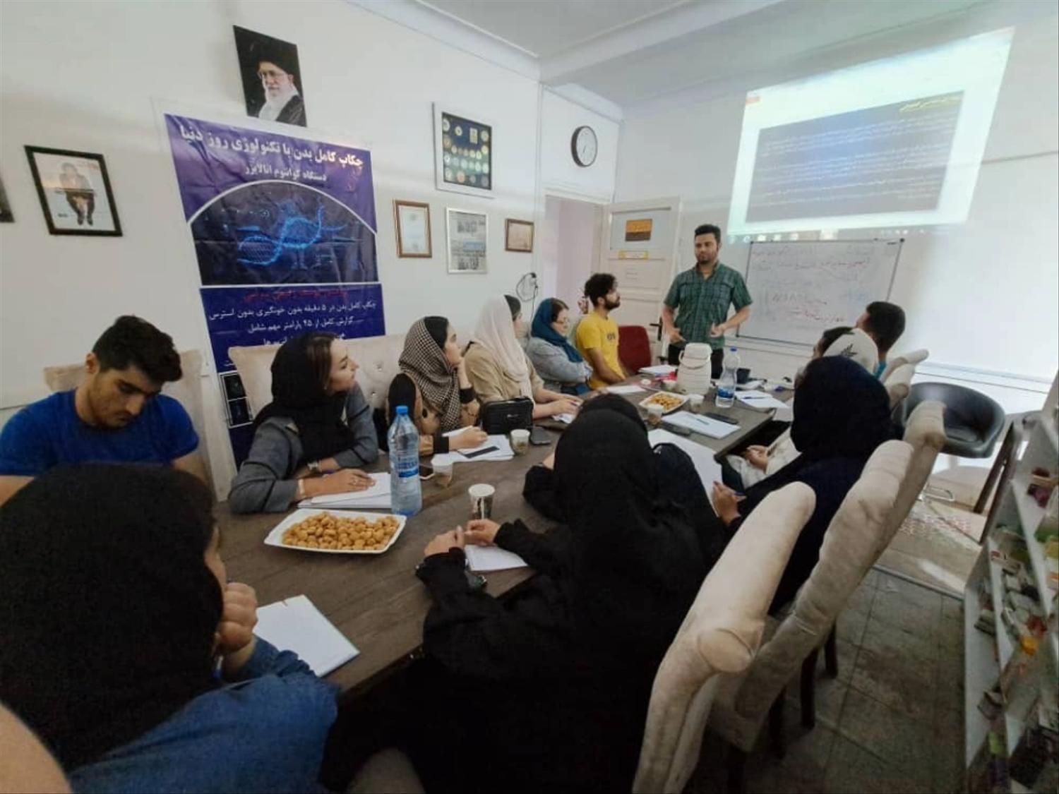 آموزش استخدامی داروشناسی و اشتغال در داروخانه
