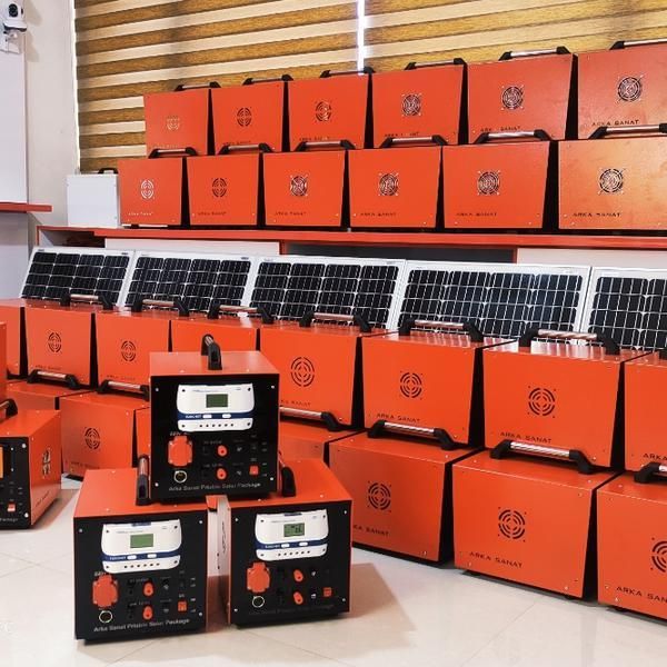 پکیج قابل حمل برق خورشیدی 1000وات220ولت