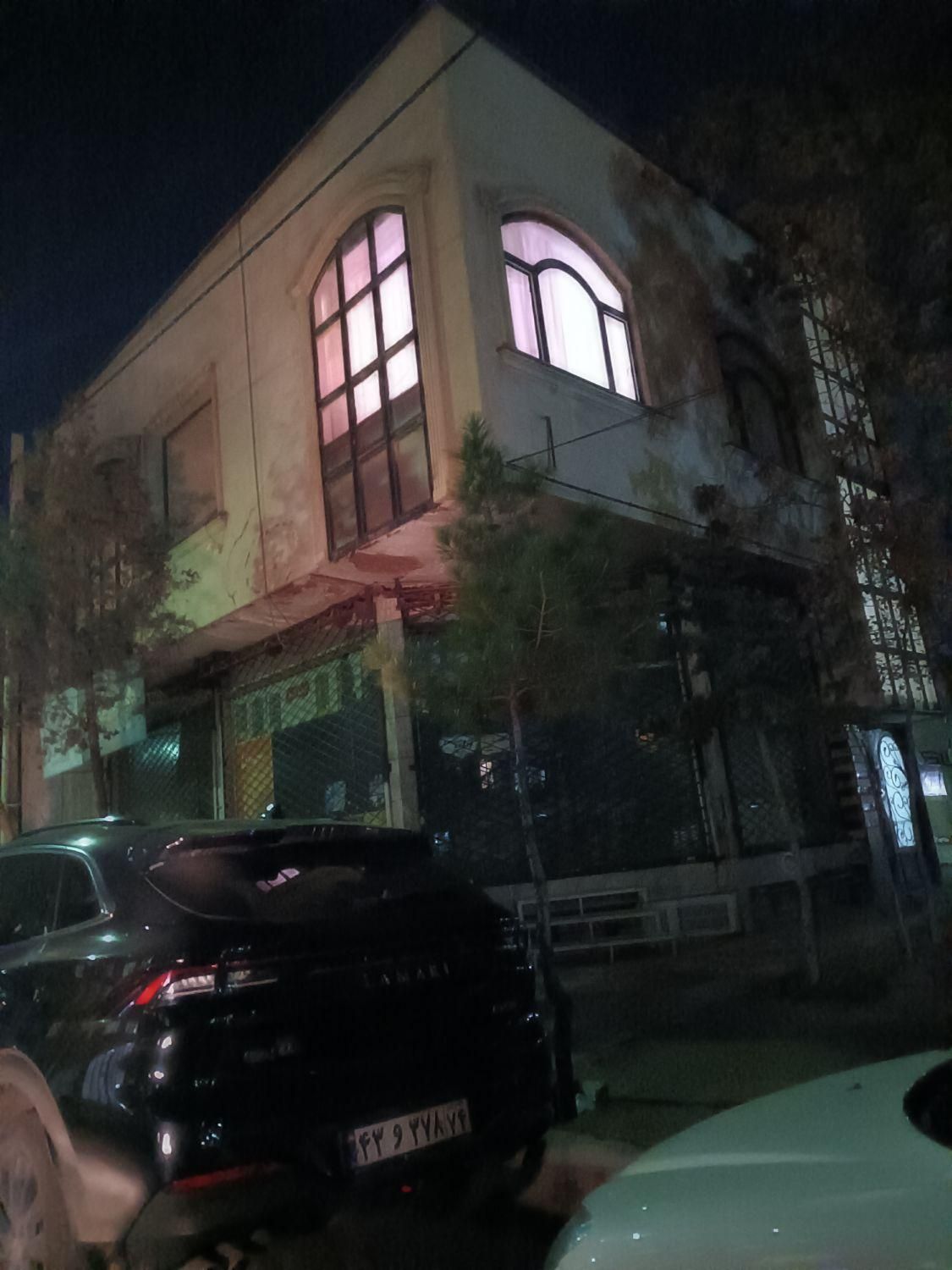 فروش خانه ویلایی بازیربنای ۲۵۰ متردرفارغ التحصیلان
