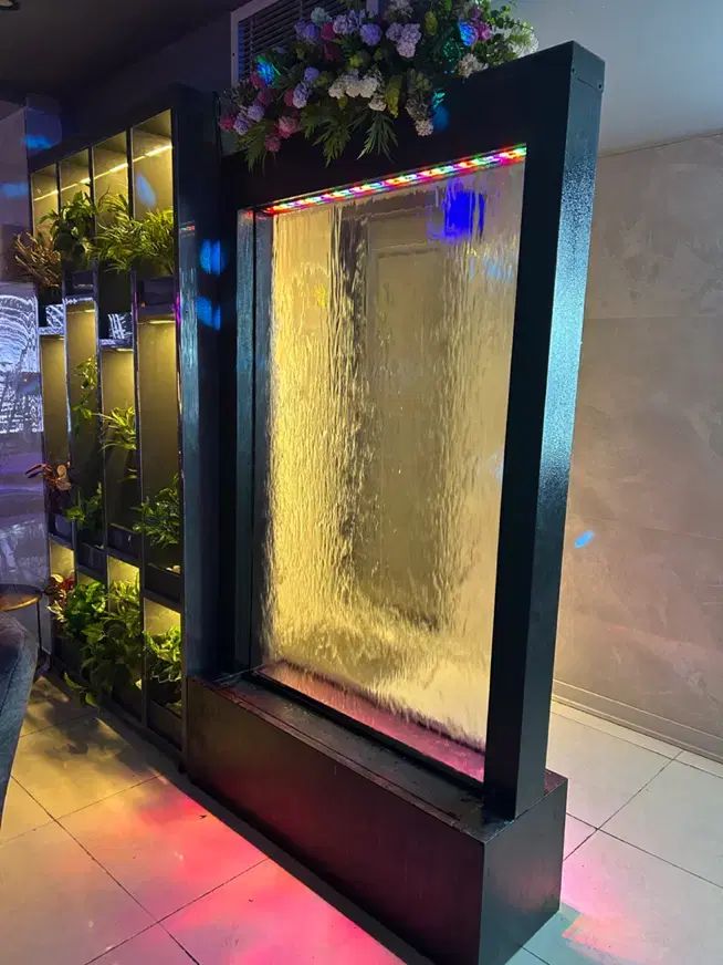 آبنما شیشه خیس