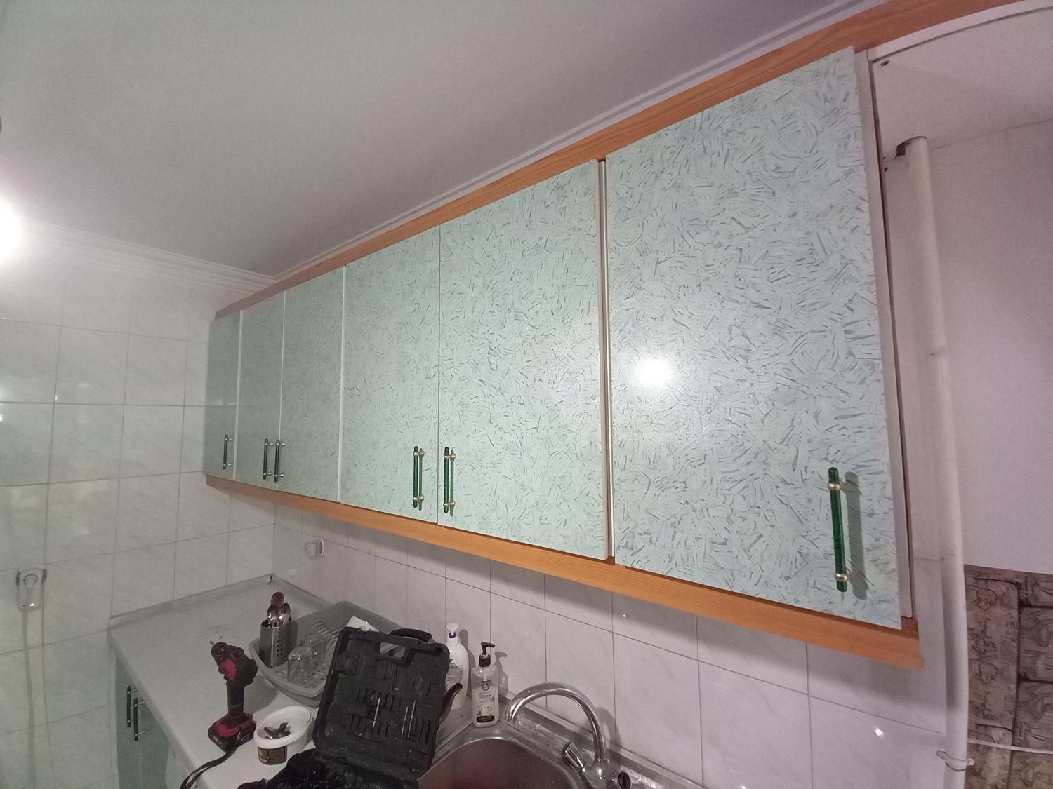 ساخت و اجرای انواع کابینت و کمد دیواری کشو