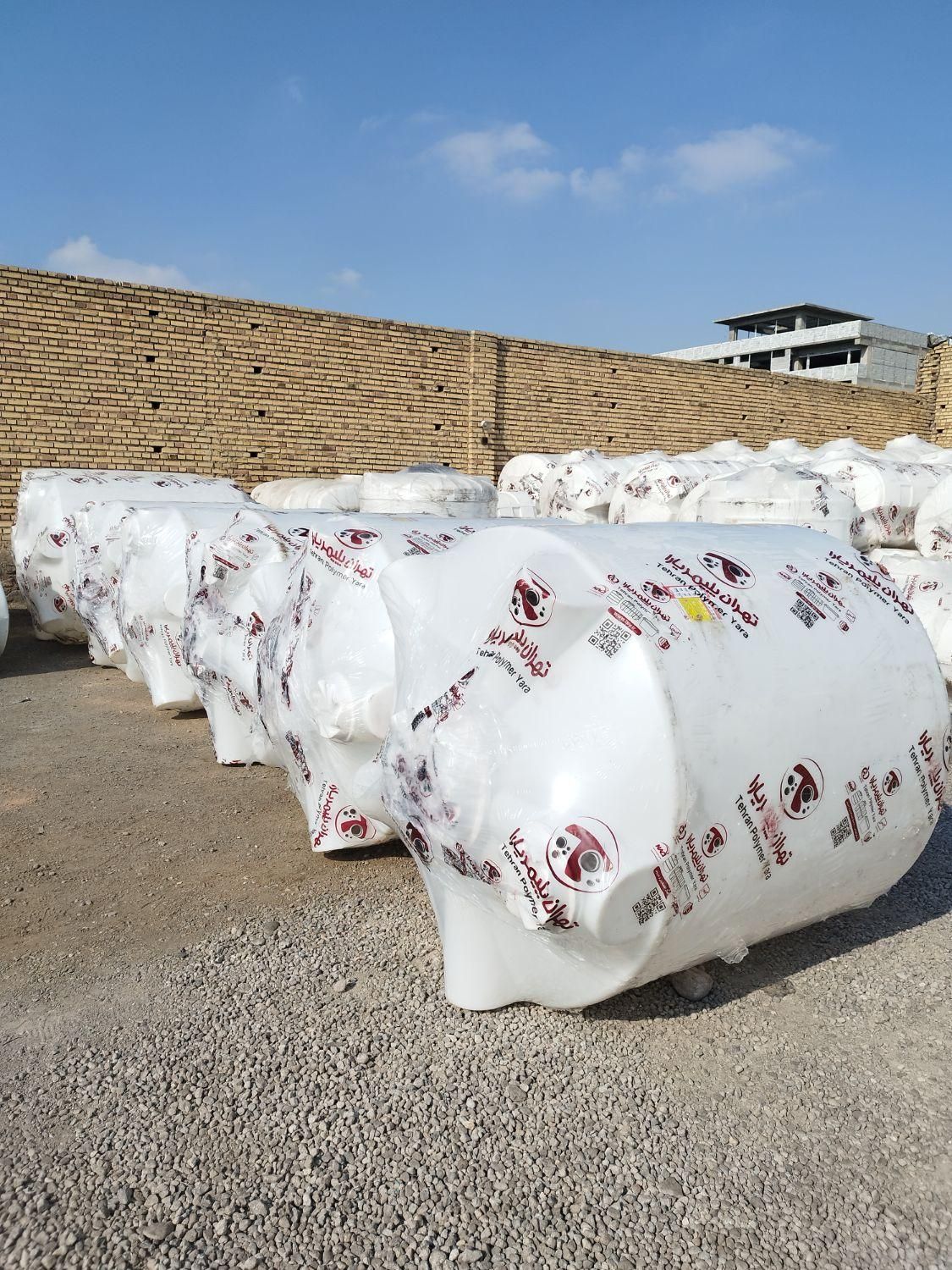 انواع مخزن میکسر قیفی/ تانکر میگسر پایه دار آکبند