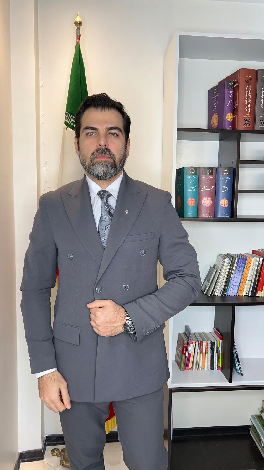 وکیل ملکی، اراضی ،ثبتی، حقوقی، کیفری به صورت تیمی