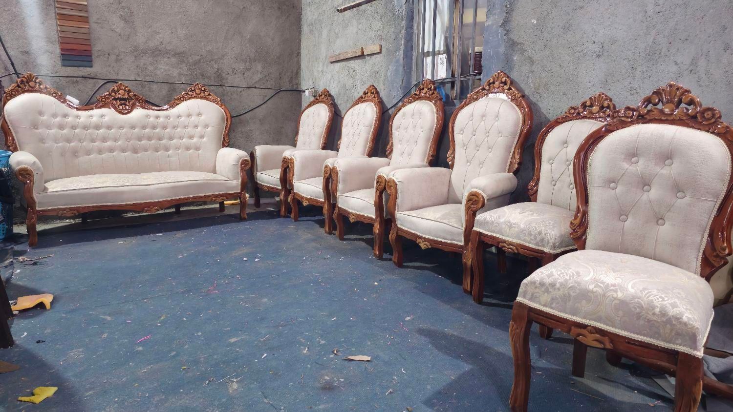 مبل سلطنتی