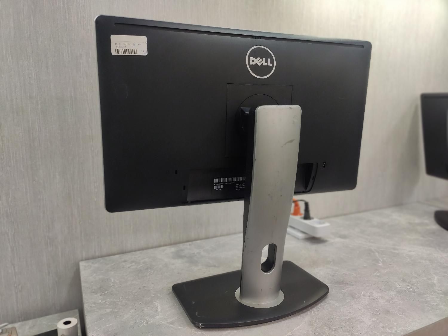 مانیتور 22 اینچ DELL پنل IPS