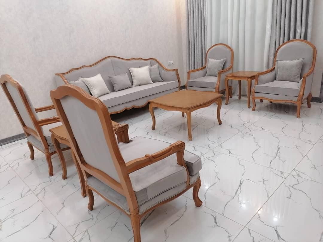 مبل کویین (کوئین) ابشاری