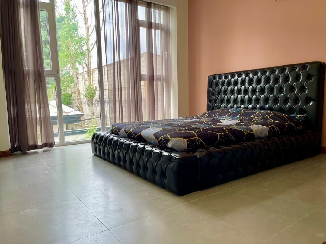 تخت چستر چرم کریستال کد x
