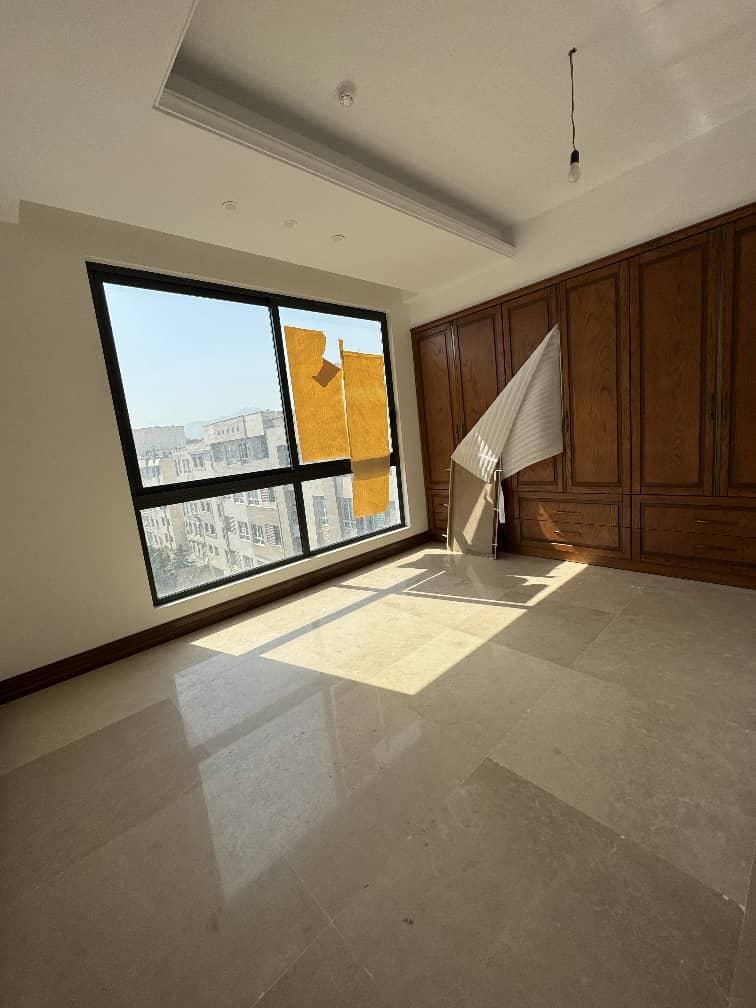 هروی 100 متر (دو نبش)تاپ لوکیشن