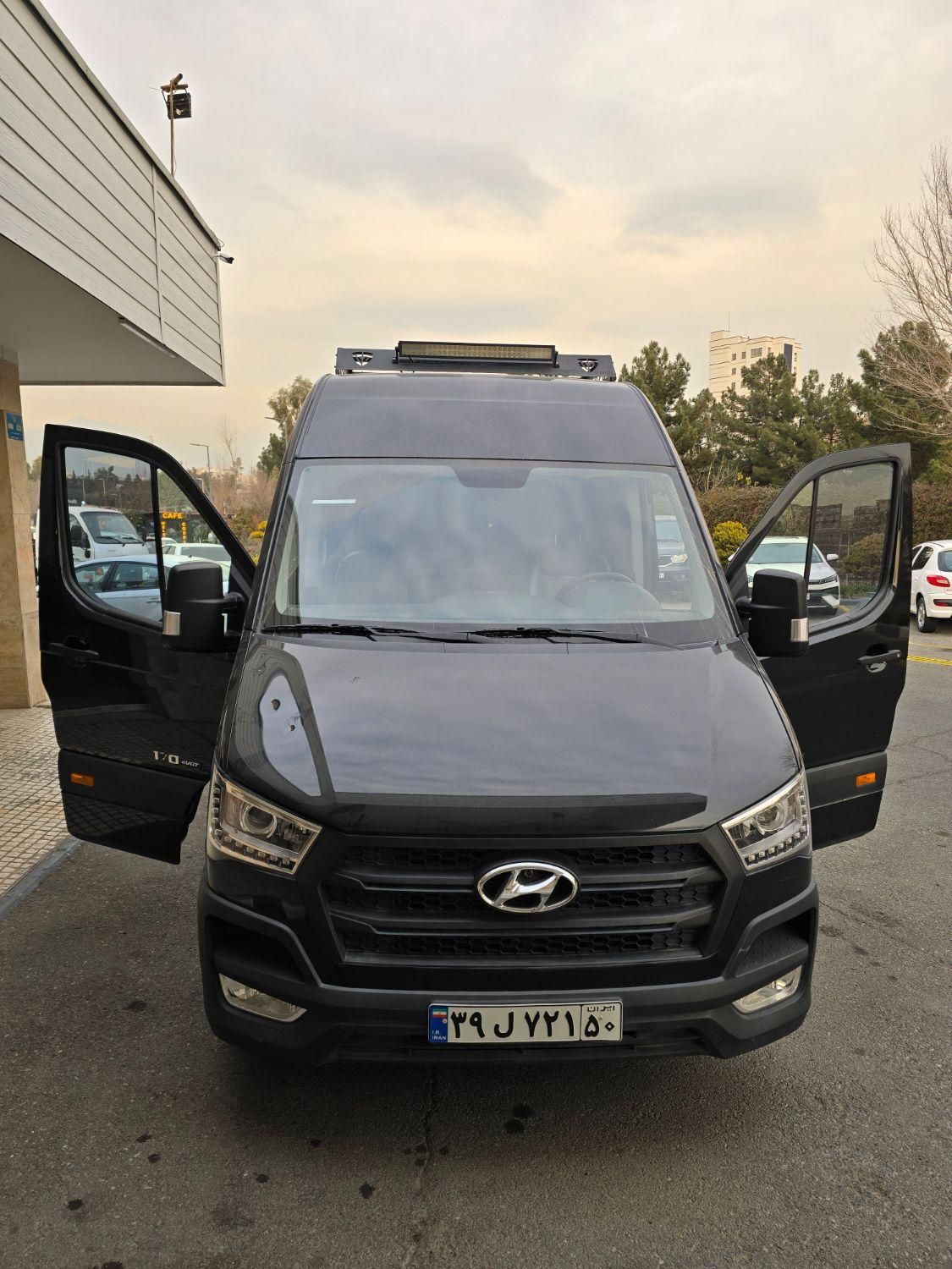 ون هیوندای کمپر H350، مدل 1400