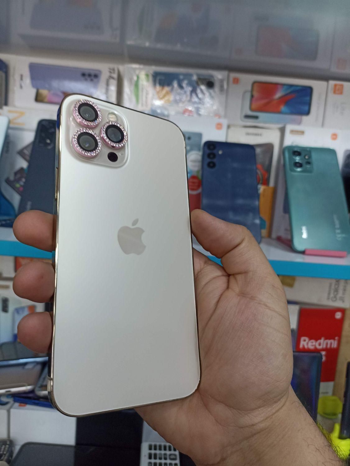 اپلiPhone12ProMax 256G دوسیم۸میلیون زیرفی بخاطر چک