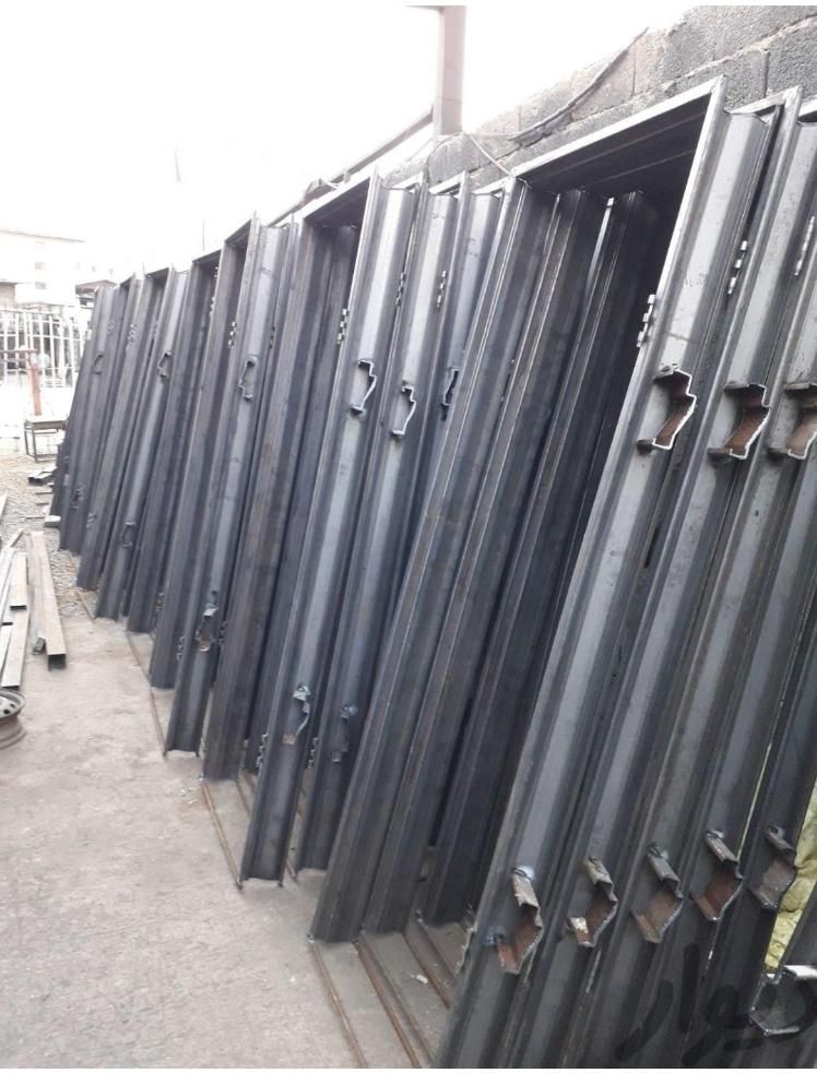 ساخت چهار چوب فلزی درب حیاط درب اکاردئون