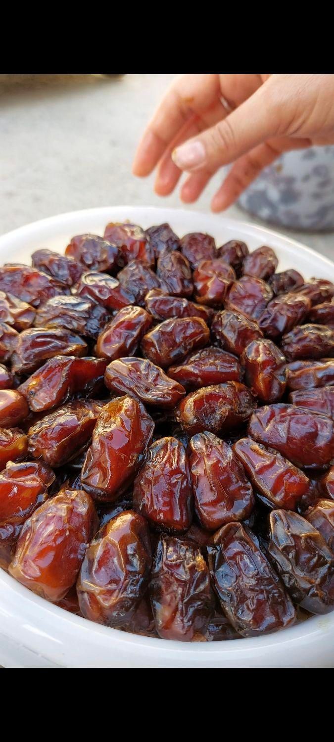 سطل دو کیلویی خرمای خاصی بهبهان تحویل درب منزل