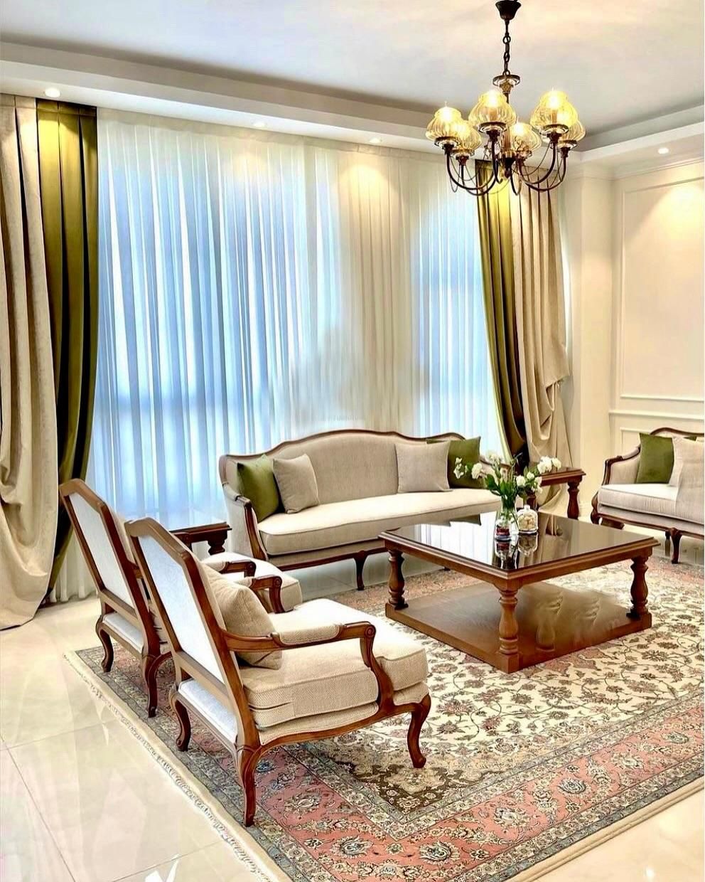 کلاسیک مدل فرانسوی کویین ابزاری۸