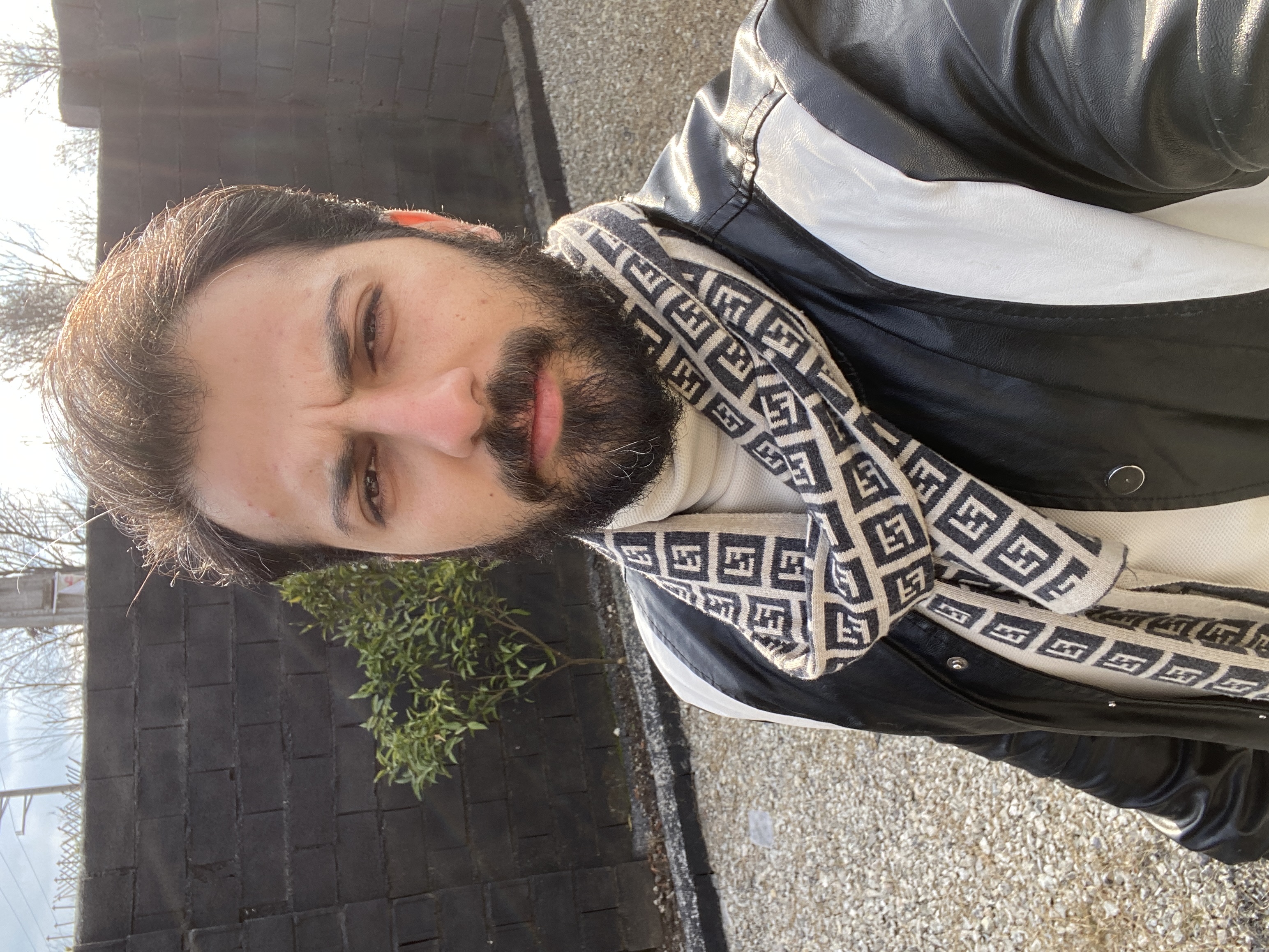 اینجانب سیدشهاب موسوی