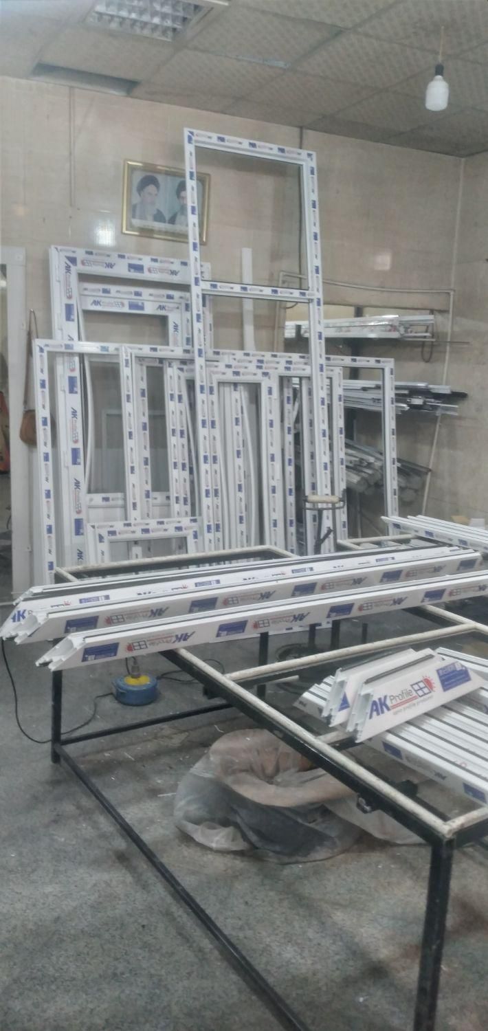 تولیددرب و پنجره دو جداره upvc/توری پلیسه و ثابت