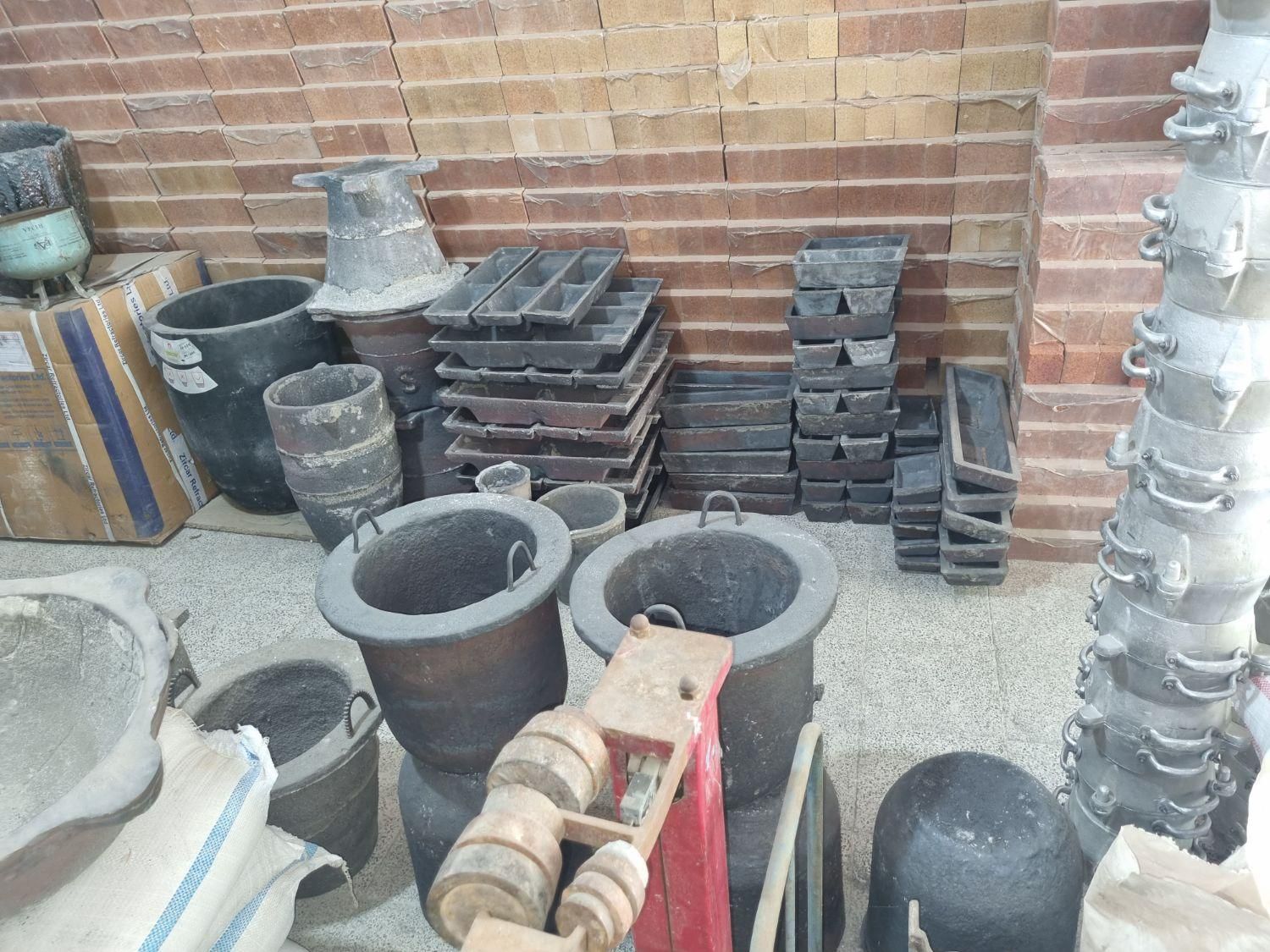 تجهیزات کوره و ریخته گری(کاورال-بوته-قالب شمش)