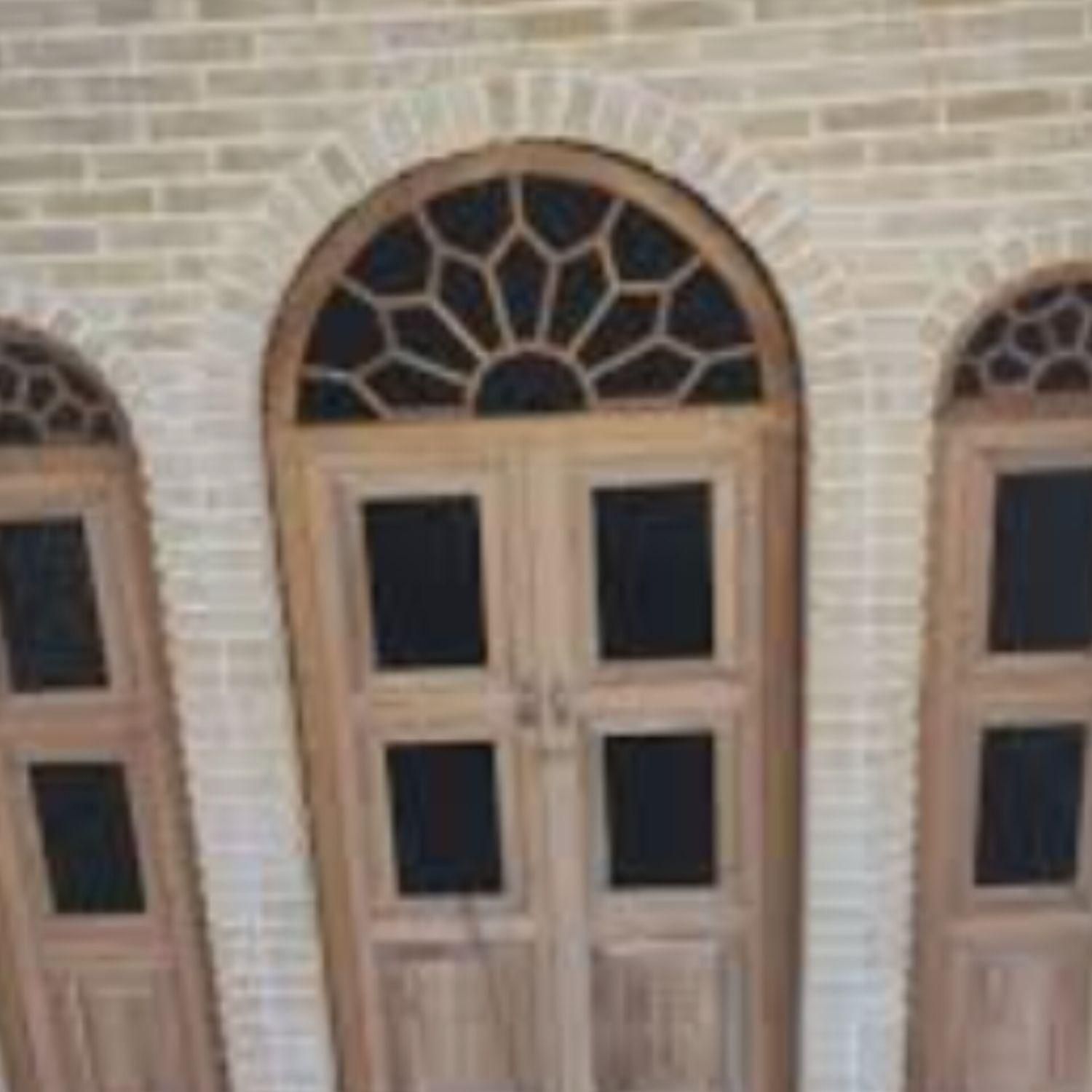 ساخت درب و پنجره چوبی سنتی قدیمی شیشه رنگی