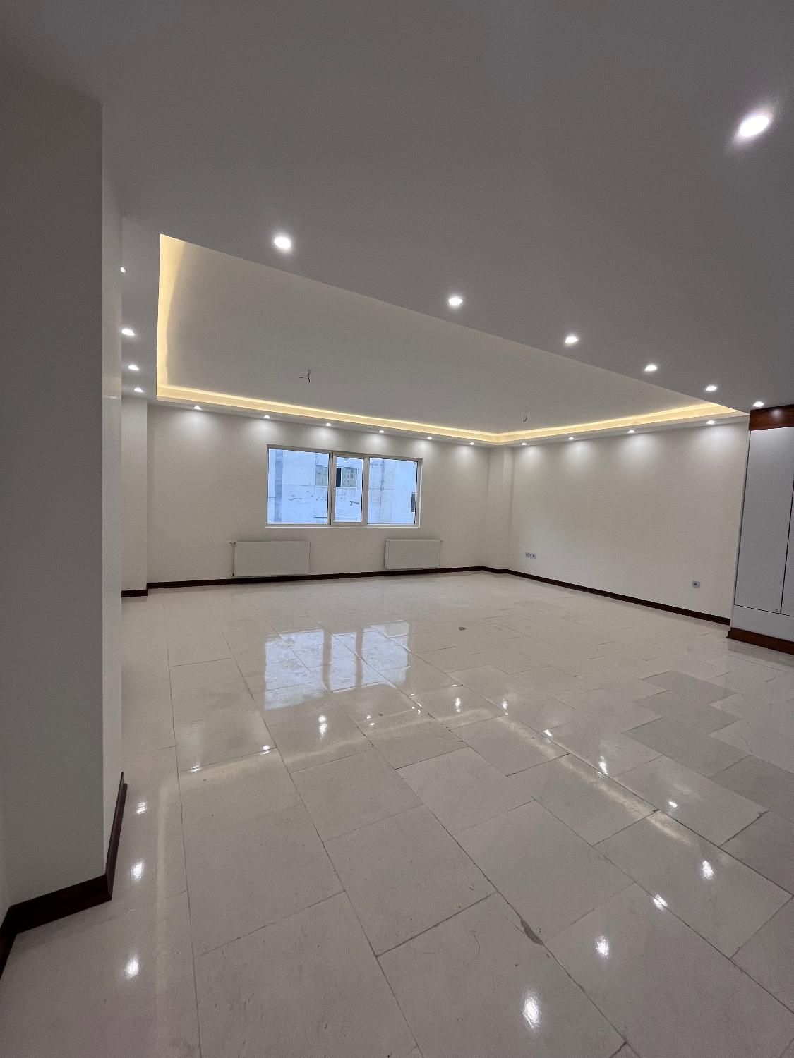 مشاور:خانم یکتا